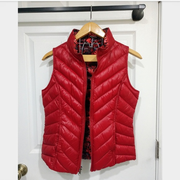 Reversible Red Roses Puffer - Picture 1 of 3